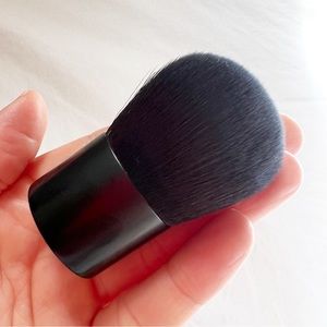 IL MAKIAGE Kabuki brush nwt